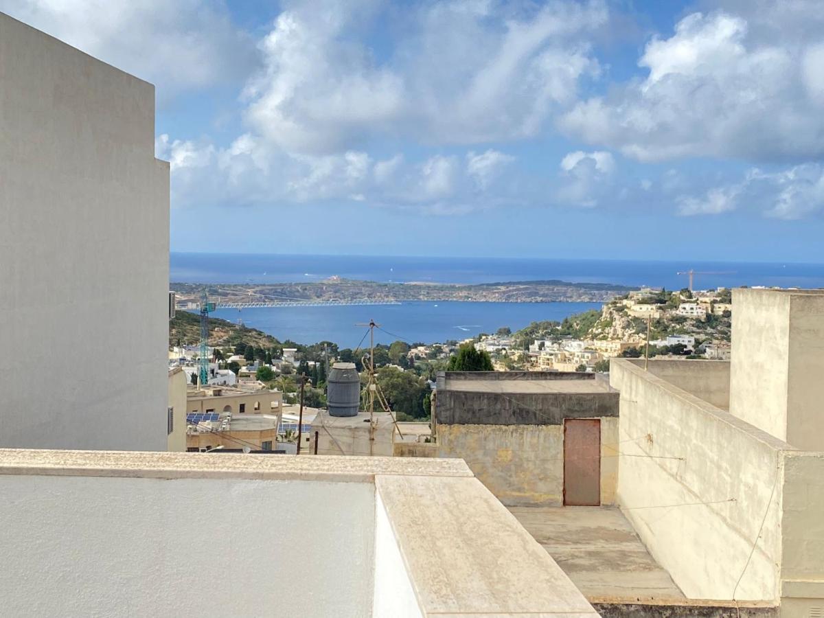 Appartement Penthouse "Maltese Scent" à Mellieħa Extérieur photo