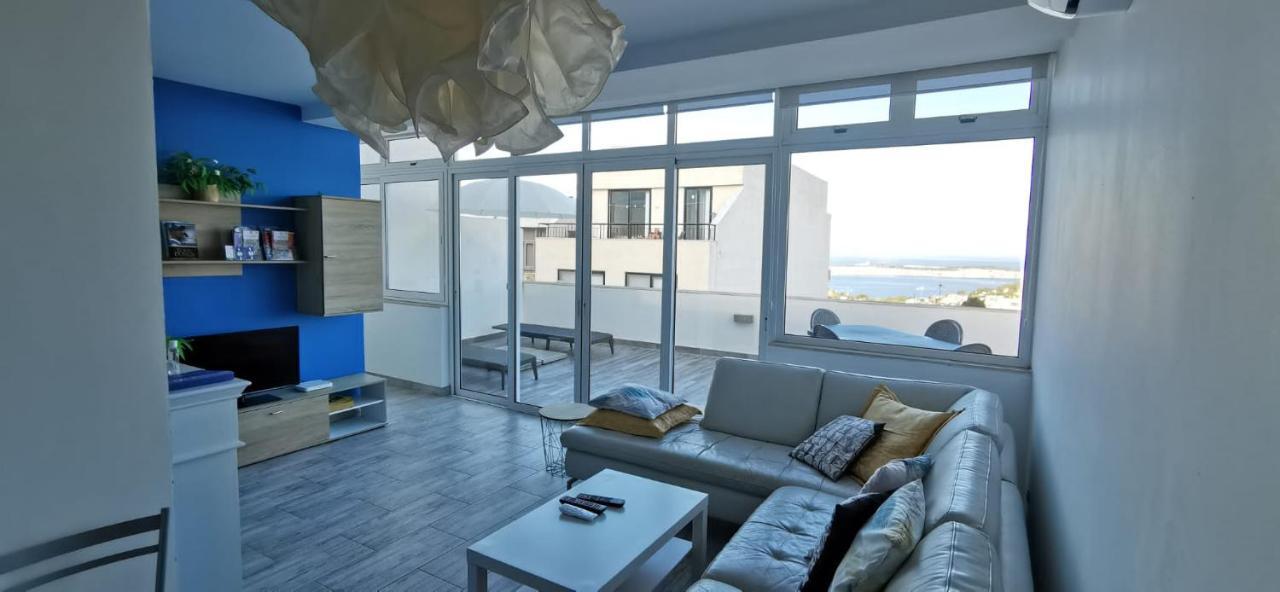 Appartement Penthouse "Maltese Scent" à Mellieħa Extérieur photo